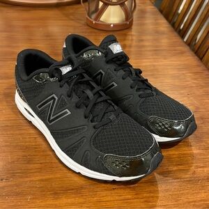 NWOT New Balance Sneakers